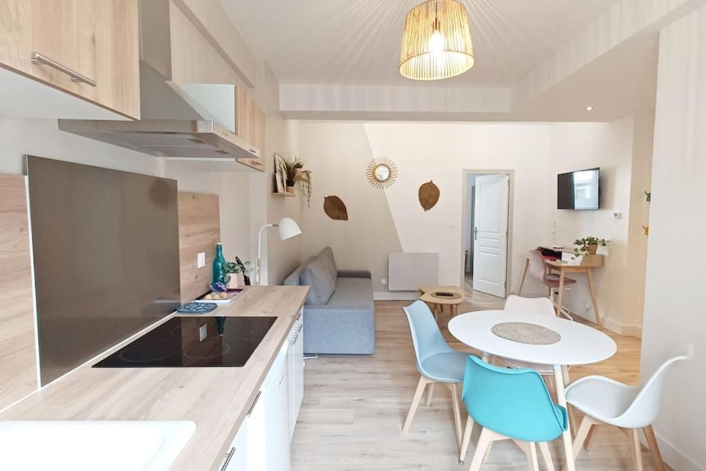 Appartement Cozy Au Centre-Ville Брест Экстерьер фото
