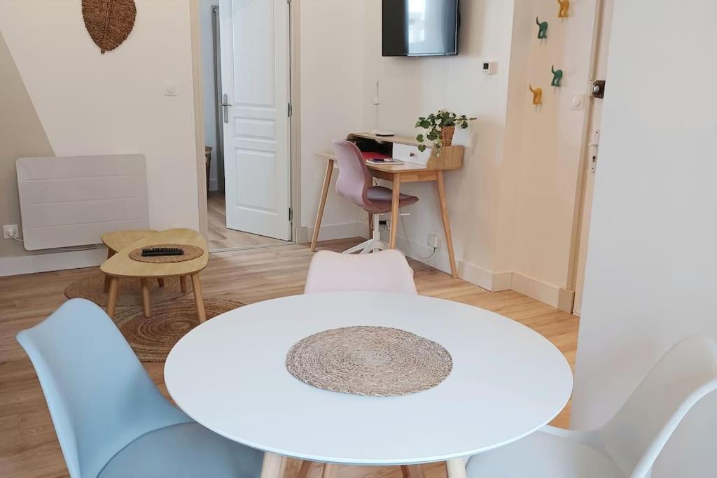 Appartement Cozy Au Centre-Ville Брест Экстерьер фото